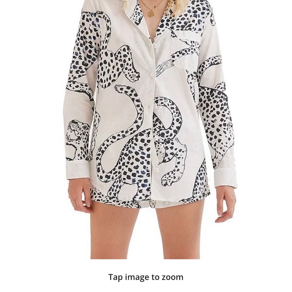 Desmond & Dempsey
Jaguar Woven Long Sleeve Shorty Pajama Set - Picture 6 of 6